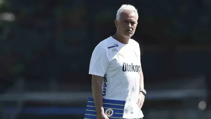 Jose Mourinho: "Transfer döneminde doğru şeyleri, akıllı bir şekilde yapmak istiyoruz" Jose Mourinho: "Transfer döneminde doğru şeyleri, akıllı bir şekilde yapmak istiyoruz"