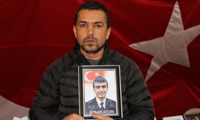 Evlat nöbetindeki acılı baba: Bizim bu direnişimiz HDP’nin yıkılışı olacaktır Evlat nöbetindeki acılı baba: Bizim bu direnişimiz HDP’nin yıkılışı olacaktır