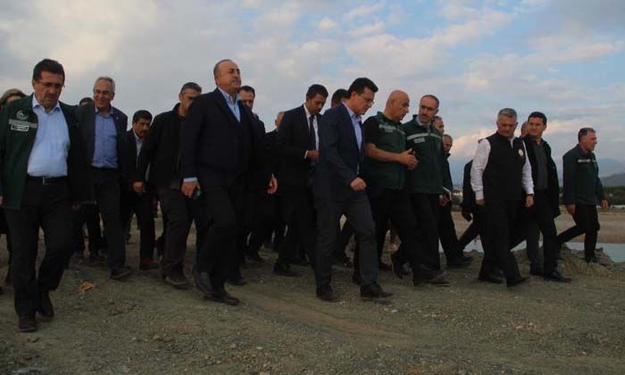 Bakan Kirişci: Selden 3 bin 254 çiftçi, 12 bin 106 dekar sera alanı etkilendi