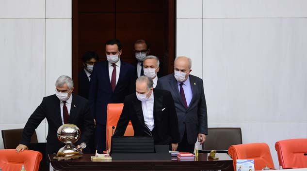 TBMM Genel Kurulu’nda milletvekilleri maske ile oturumda bulundular