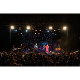 Yeni yıl öncesi Zorlu’da Nükhet Duru & Emir Ersoy coşkusu