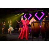 Yeni yıl öncesi Zorlu’da Nükhet Duru & Emir Ersoy coşkusu