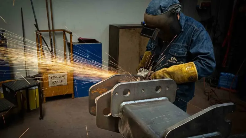 İş var; ama yetişmiş ara eleman yok: "10 bin kişi aranıyor"