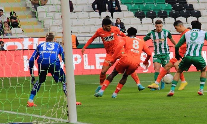 Konyaspor ve Alanyaspor puanları paylaştı