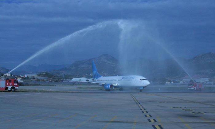 Savaştan sonra ilk Rus uçağı 166 yolcusu ve 6 mürettebatı ile Gazipaşa’ya indi