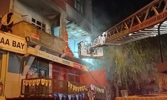 Evi boşaltan kiracı daireyi ateşe verdi