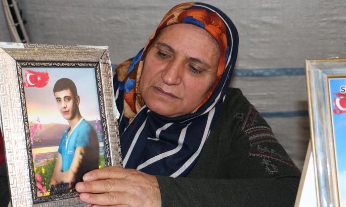 Evlat nöbetindeki anne: “Kirli ellerini oğlumun üzerinden çeksinler”