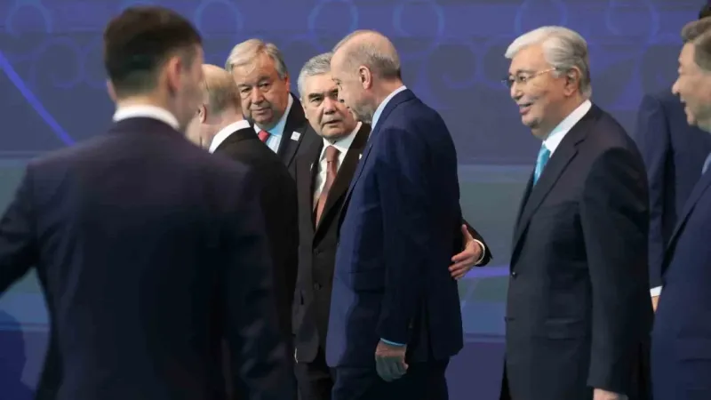 Cumhurbaşkanı Erdoğan, ŞİÖ zirvesinde liderle aile fotoğrafı çektirdi