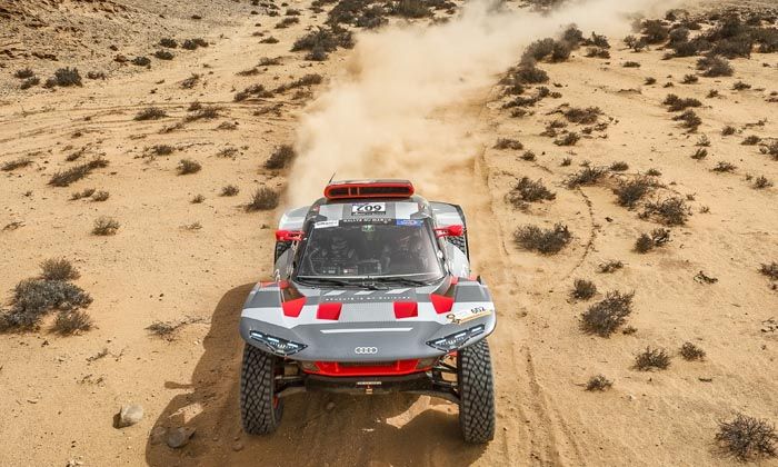 Audi Dakar Rallisi’ndeki ilk podyumunu görmek istiyor