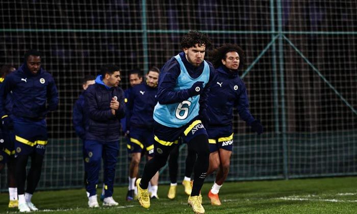 Fenerbahçe, Hatayspor maçı öncesi kampa girdi