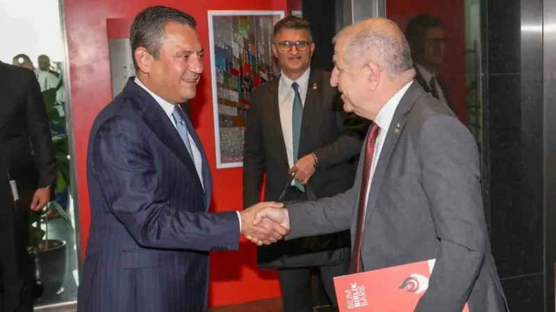 CHP lideri Özgür Özel, Zafer Partisi Genel Başkanı Ümit Özdağ’ı ağırladı