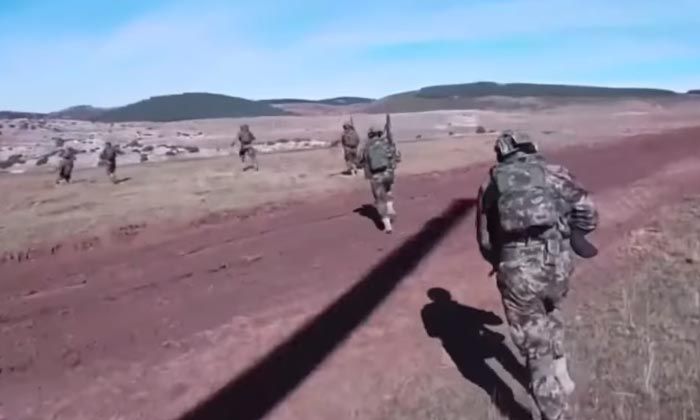 Sırbistan’da ordu ve polise “savaşa hazır ol” emri