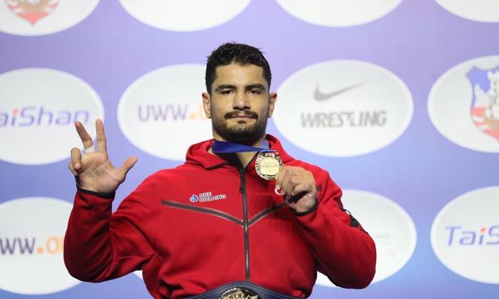 Taha Akgül, 2022 yılının en iyi güreşçisi seçildi