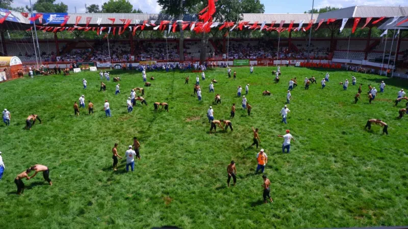 663. Tarihi Kırkpınar Yağlı Güreşleri’nin ikinci gün müsabakaları başladı