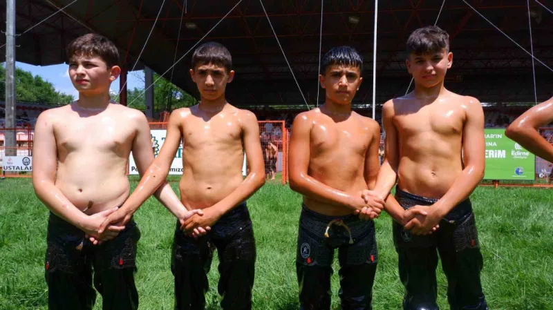 663. Tarihi Kırkpınar Yağlı Güreşleri’nin ikinci gün müsabakaları başladı