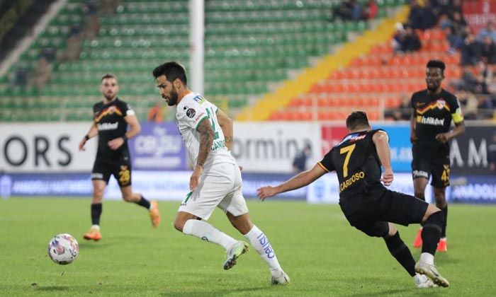 Alanyaspor üç puanı üç golle aldı