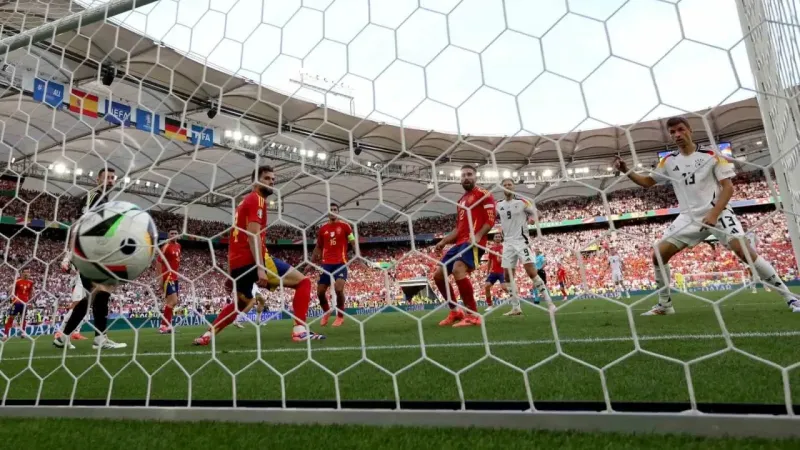 İlk yarı finalist İspanya