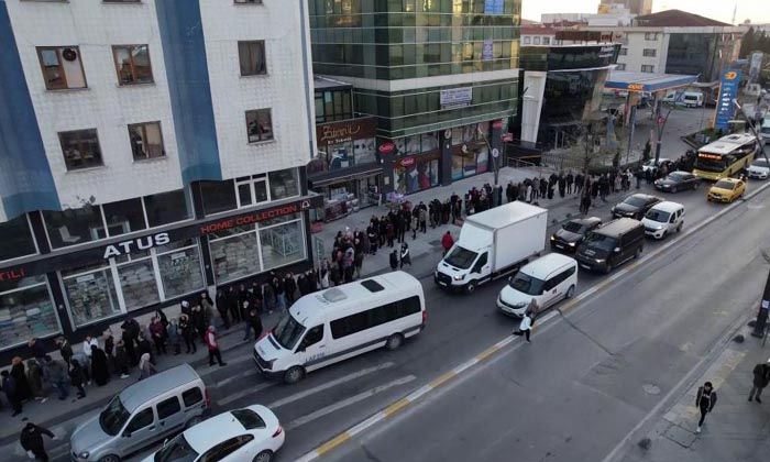 İstanbul’da SGK önünde EYT kuyruğu