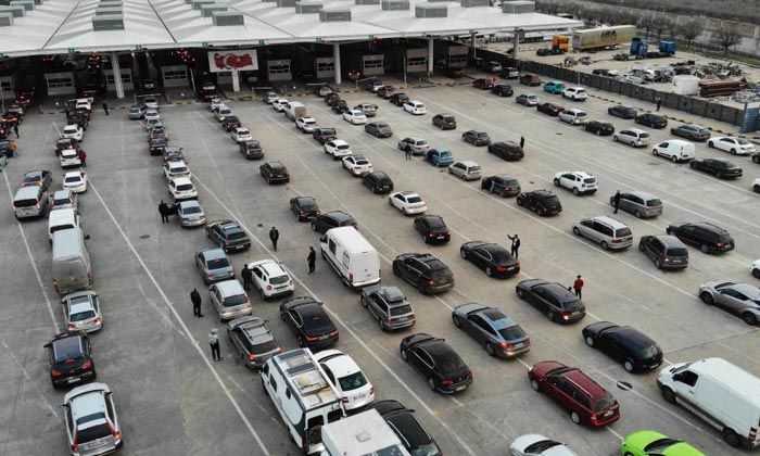 Kapıkule Sınır Kapısı’nda Bulgarların yılbaşı hareketliliği: Uzun araç kuyrukları havadan görüntülendi