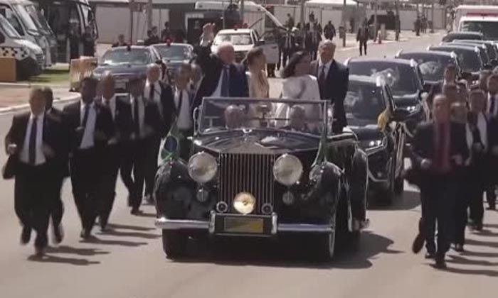 Lula da Silva 12 yıl sonra yeniden koltuğa oturdu