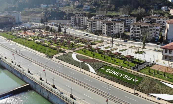 Cumhurbaşkanı Erdoğan’ın baba ocağı Güneysu ilçesindeki Millet Bahçesi açılış için gün sayıyor