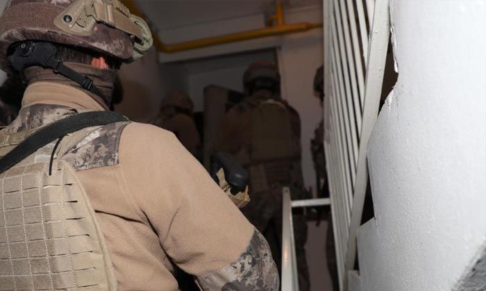Mersin’deki organize suç örgütü operasyonunda 11 şüpheli gözaltına alındı