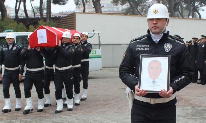 Görev sırasında kalp krizi geçiren polis memuru son yolculuğuna uğurlandı