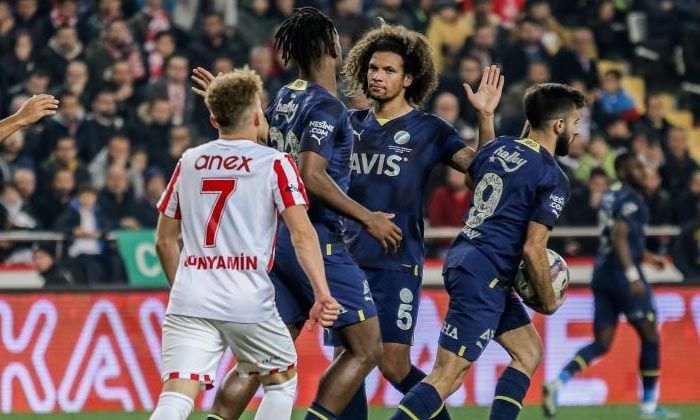 Fenerbahçe’yi Batshuayi liderliğe taşıdı