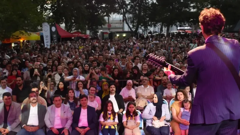 Söğütte Ayna grubu rüzgari esti