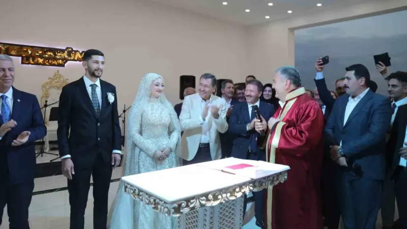 Yavaş ile Gökçek nikah masasında