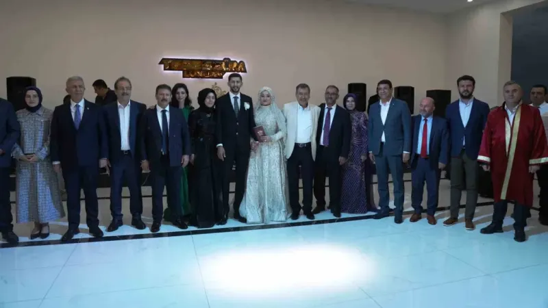 Yavaş ile Gökçek nikah masasında