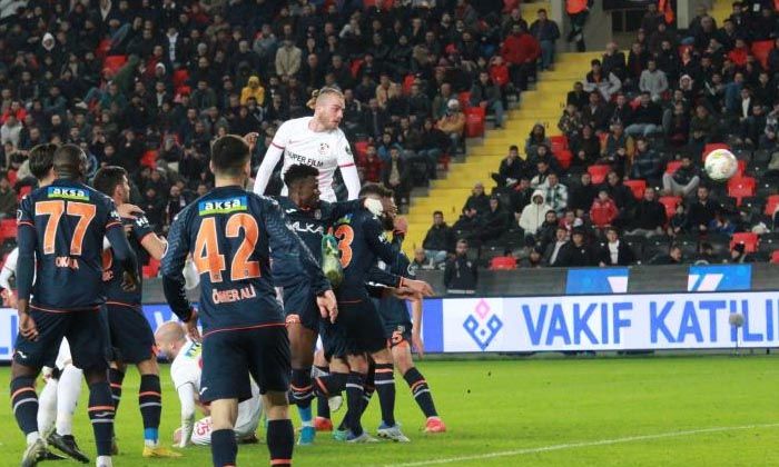 Başakşehir, Gaziantep’te 90+6’da yıkıldı