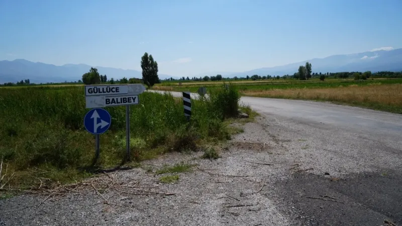 Otomobilden düşen para dolu çanta kayboldu