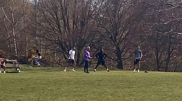 Mourinho ve futbolcular korona virüs dinlemedi, yan yana antrenman yaptı