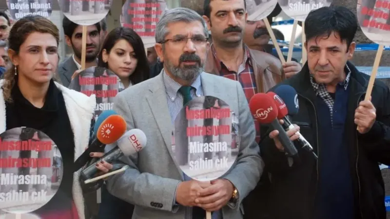 Tahir Elçi davasında gerekçeli karar açıklandı: 3 sanık için beraat kararı verildi Tahir Elçi davasında gerekçeli karar açıklandı: 3 sanık için beraat kararı verildi