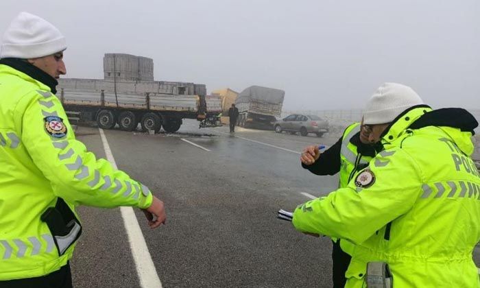 Kırşehir’de 15 araç birbirine girdi: 2 ölü, 2’si ağır 12 yaralı