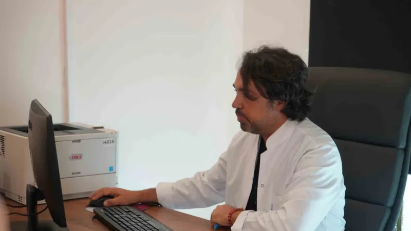 Uzmanından çarpıcı ’Kan sulandırıcı’ açıklaması: "Saç ekimi masasından kalp krizleri geliyor”