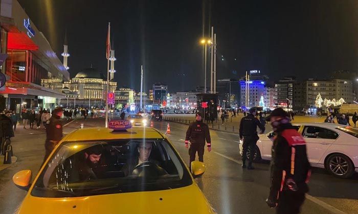 İstanbul’da helikopter destekli “Huzur” uygulaması İstanbul’da helikopter destekli “Huzur” uygulaması