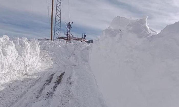 Şemdinli’de 9 yerleşim yerinin yolu ulaşıma kapandı