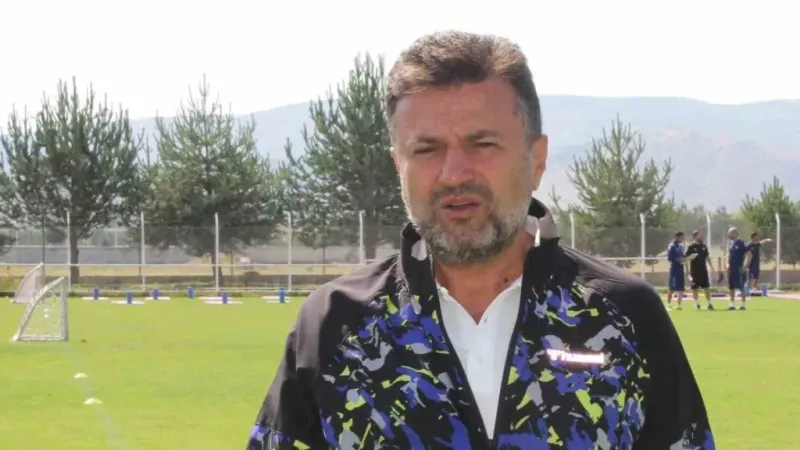 Bülent Uygun: “Menajerler futbolcuları ayartıyor” Bülent Uygun: “Menajerler futbolcuları ayartıyor”