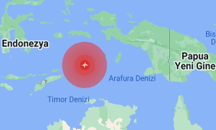 Endonezya açıklarında 7.6 büyüklüğünde deprem