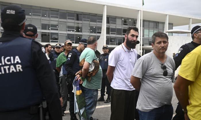 Brezilya’da Bolsonaro destekçisi 1500 kişi gözaltına alındı