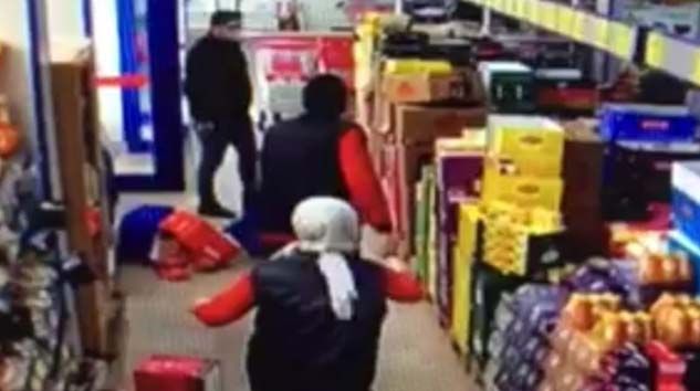 Avcılar’da markette maske kavgası