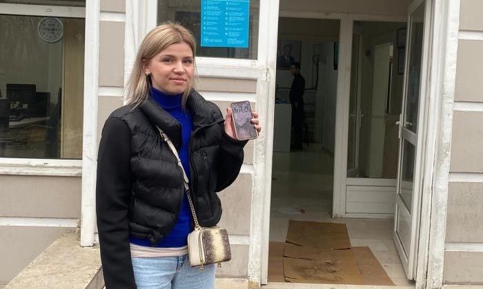 İstanbul’da Rus turist taksicinin 100 dolar istediği telefonuna kavuştu