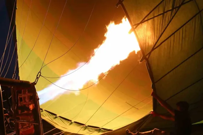 Salda Gölü’nde sıcak hava balonuyla ilk uçuş Salda Gölü’nde sıcak hava balonuyla ilk uçuş