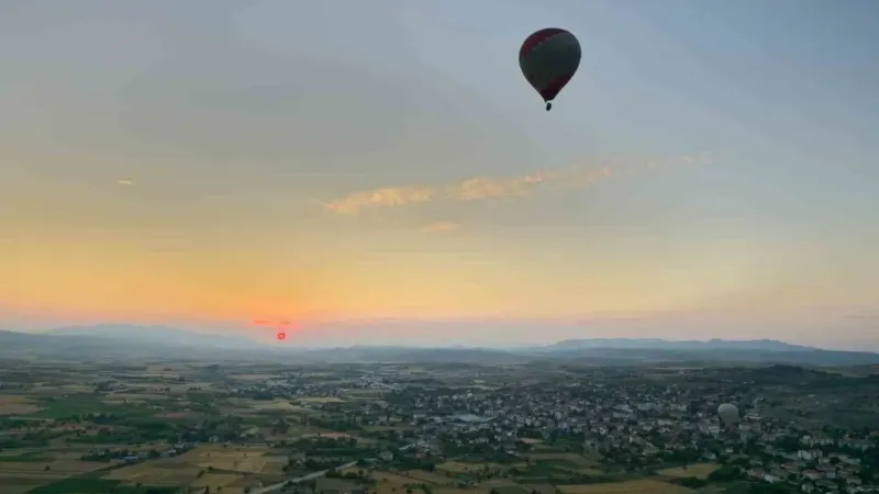 Salda Gölü’nde sıcak hava balonuyla ilk uçuş Salda Gölü’nde sıcak hava balonuyla ilk uçuş