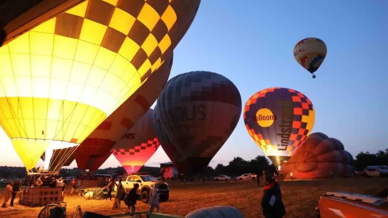 Salda Gölü’nde sıcak hava balonuyla ilk uçuş Salda Gölü’nde sıcak hava balonuyla ilk uçuş