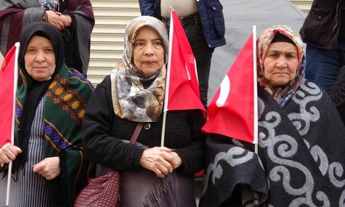 Diyarbakır anneleri 1229 gündür evlat yolu gözlüyor