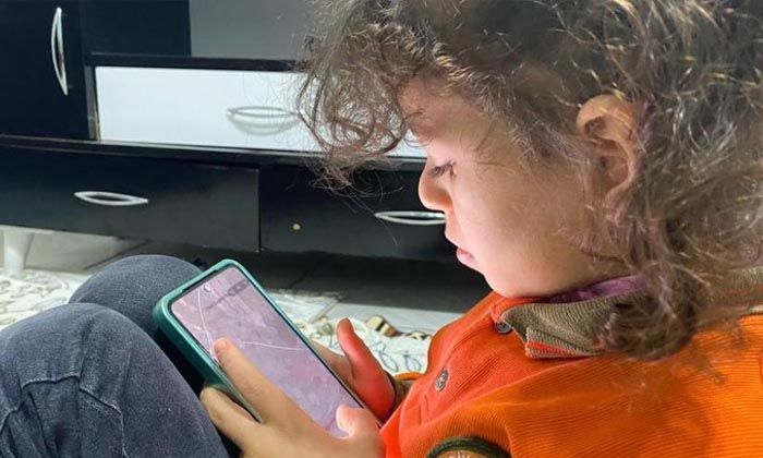 Uzmanı uyardı: İlgisiz kalan çocuklar hırçınlaşıyor ve ailelerinden uzaklaşıyor