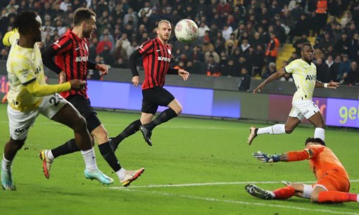 Enner Valencia golleriyle döndü, Fenerbahçe Gaziantep’te son dakikada kazandı